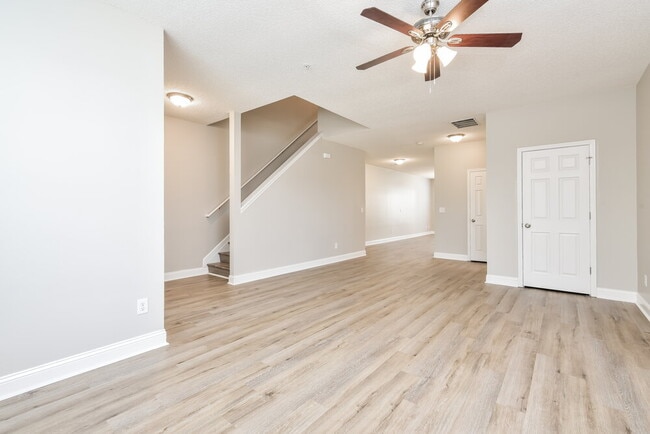 Photo - 206 Odyssey Turn NW