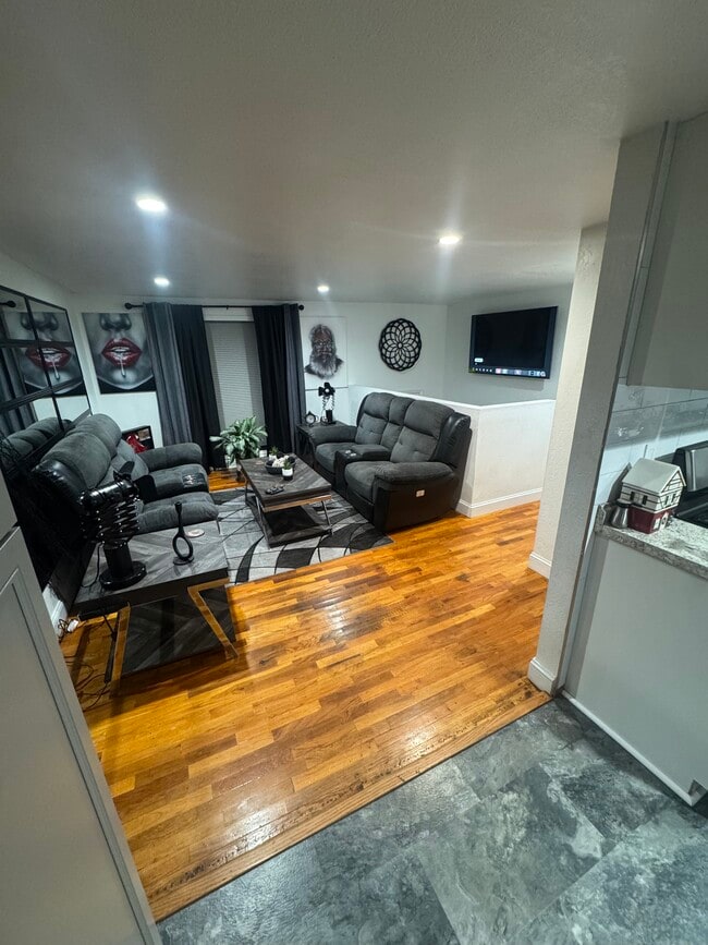 Sala de estar - 1728 Beacon Dr