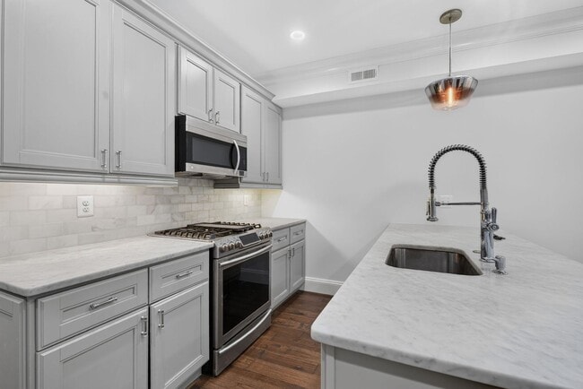 Photo - Bright Adams Morgan Condo with Den, Two Full Baths & In-Unit Laundry Unit 1