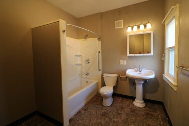 Photo - 1206 Bridge Ave Unit 2