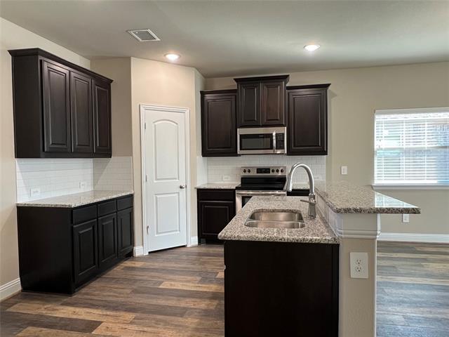 Photo - 639 Comal Dr
