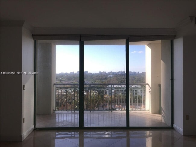 3400 SW 27th Ave Unit 806