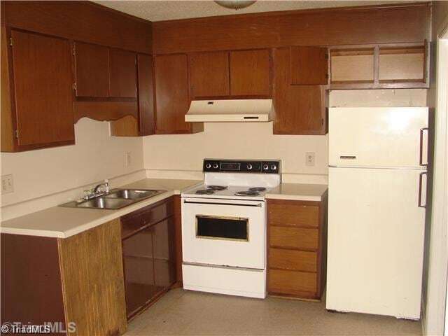 Photo - 224 Royal Forest Ct