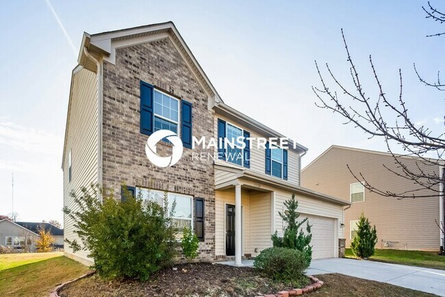 Photo - 3 Bedroom Pet-Friendly Home in Charlotte, NC with Main Street Renewal