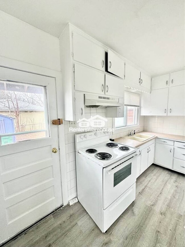 Photo - 1534 63rd St