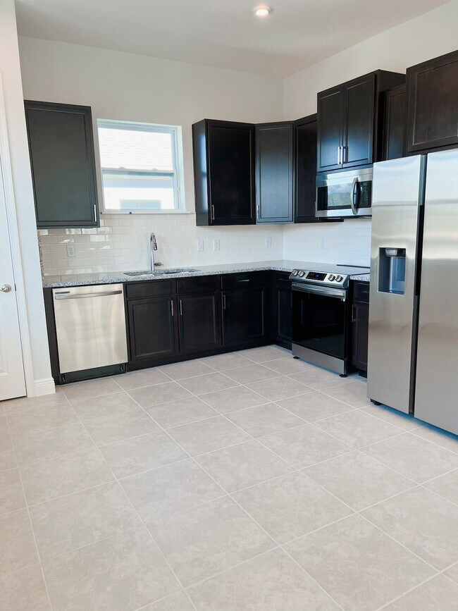 Photo - 6674 Bridgman Street