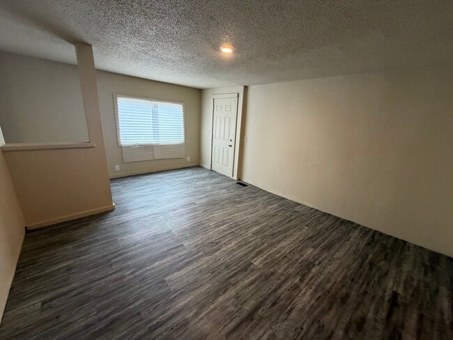 Photo - 601 W Woodbury St