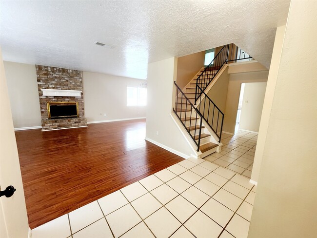 Photo - 33 Coralberry Rd