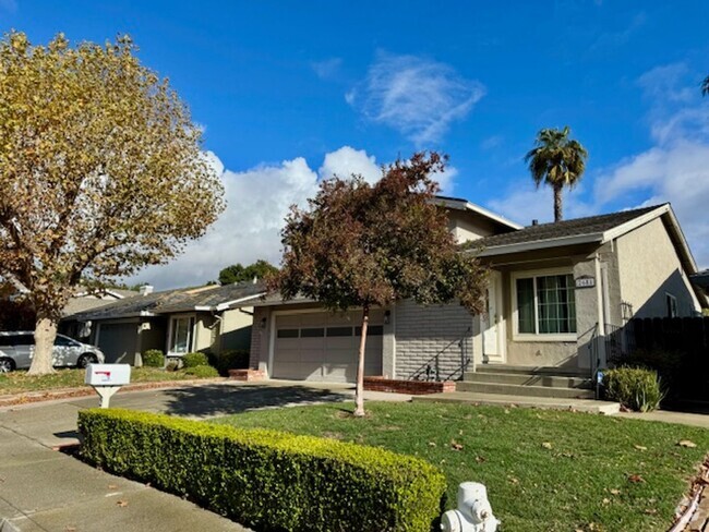 Building Photo - Wonderful 2 story 4 bedroom home in San Ramon