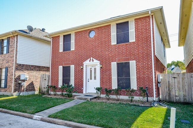 Photo - 13837 Purplemartin St