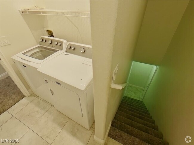 Building Photo - 1508 Truett St Unit 204 Rental
