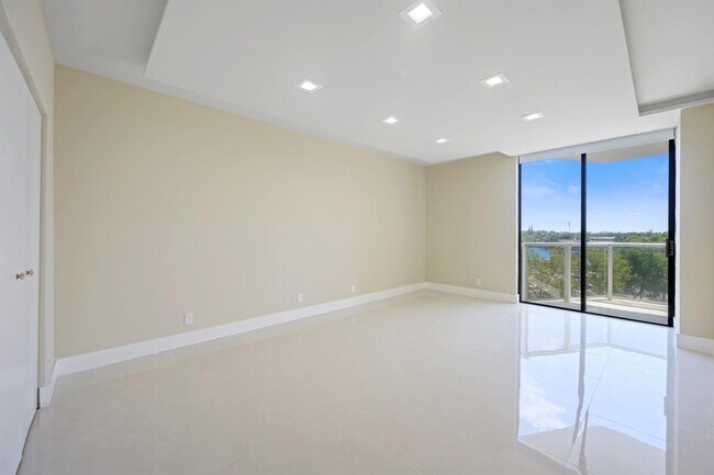 Photo - 20281 E Country Club Dr Unit 304