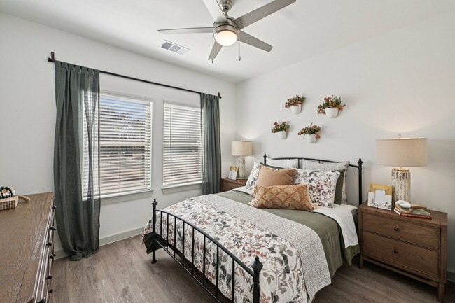 Huntington Place Seniors Garland