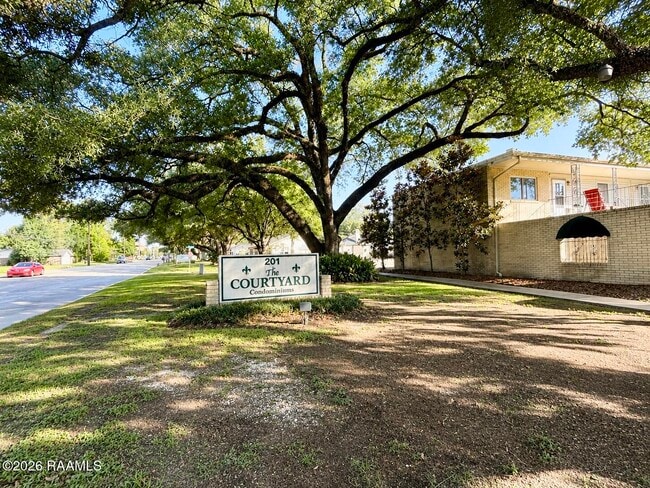 Building Photo - 201 S College Rd Unit Apt 101