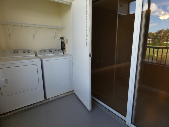 Photo - 2851 N Oakland Forest Dr Unidad 206