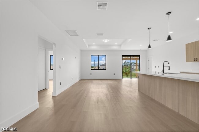 Photo - 8033 Oakleaf Cir