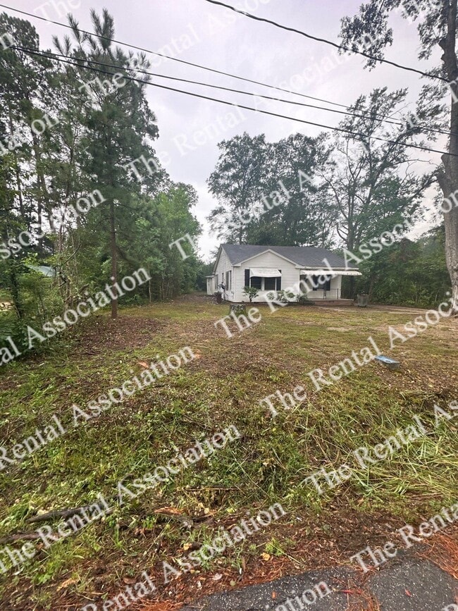 Building Photo - 102 E Charlotte Ave