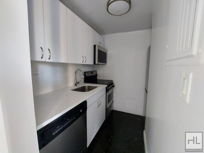 Photo - WEST 73 STREET Unidad 14B