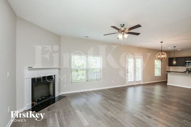 Photo - 2117 Massey Ln