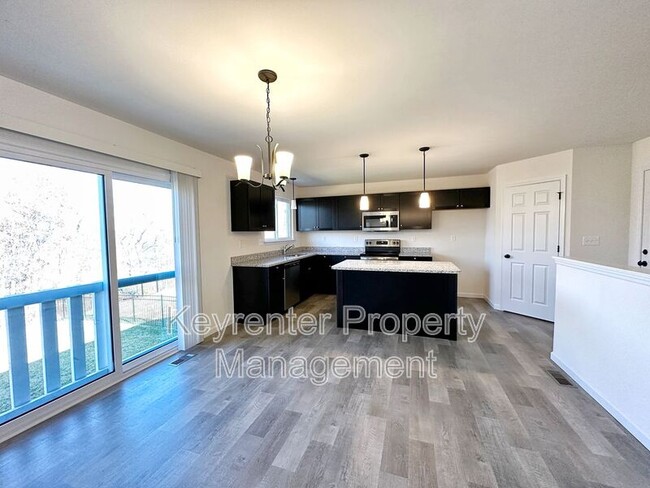 Photo - 350 Hammerstone Dr