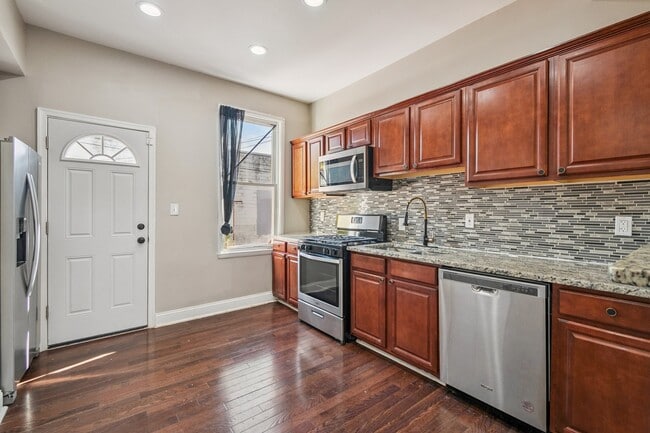 Photo - 1243 Washington Blvd