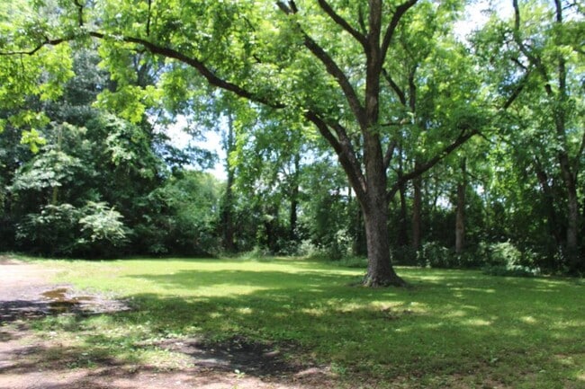 Photo - 102 Pecan Ln