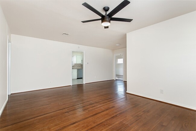 Photo - 6908 Wake Forrest Dr