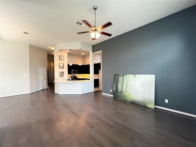 Photo - 613 Palmilla St