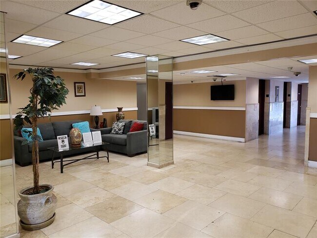 Photo - 4174 Inverrary Dr Unit 604