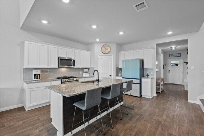 Photo - 314 Apache Plum Dr