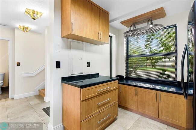 Photo - 200 City View Dr