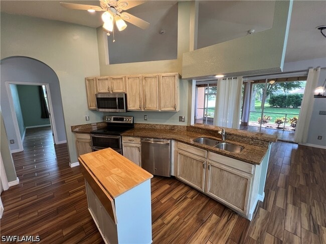 Photo - 608 Crossfield Cir