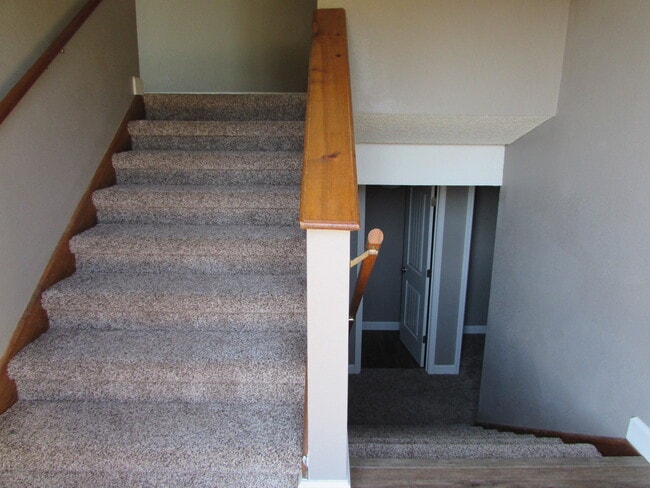 Photo - 3 Bedroom House Close to FLW -  New LVP Flooring May 2024!