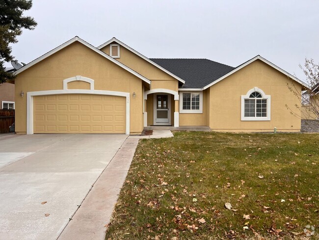 Building Photo - Charming Golf Course Home!