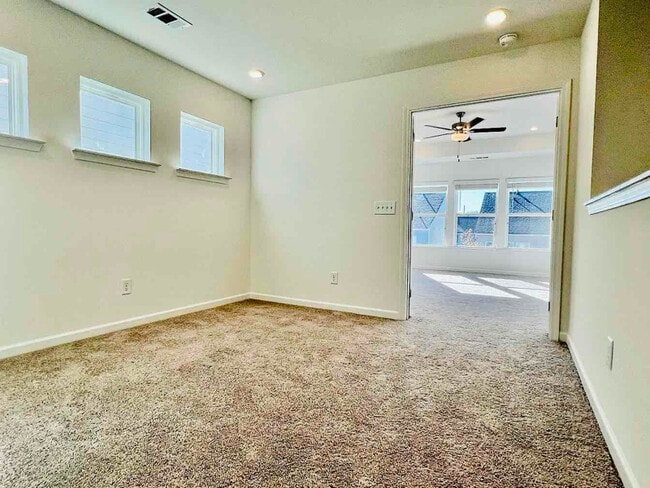 Photo - 124 Windover Wy