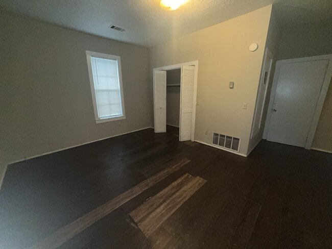 Photo - 916 Lawyers Ln
