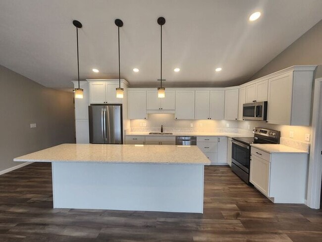 Photo - East Side Terre Haute - 5 Bedroom, 3 Baths, 2 Car Garage Home!