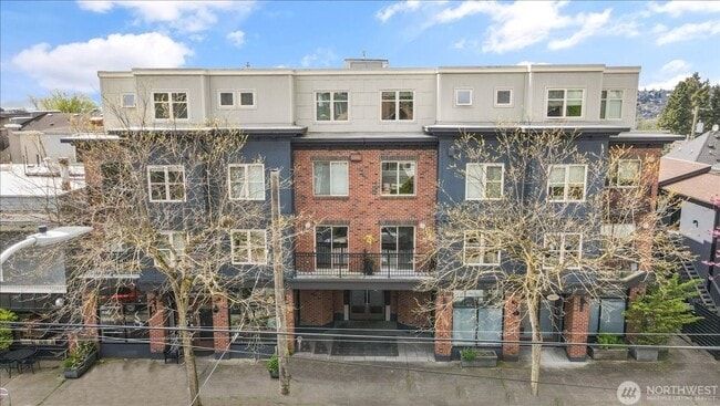 Building Photo - 1909 10th Ave W Unit #301