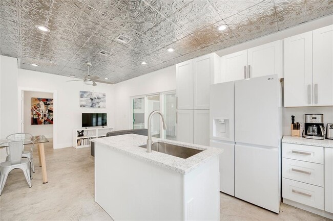 Photo - 2801 Cedarview Dr