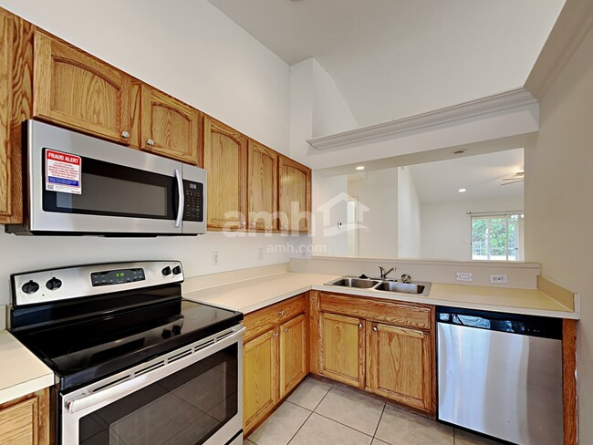 Photo - 1009 SW Alcantarra Blvd