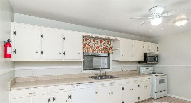 Photo - 2655 N Harbor Dr