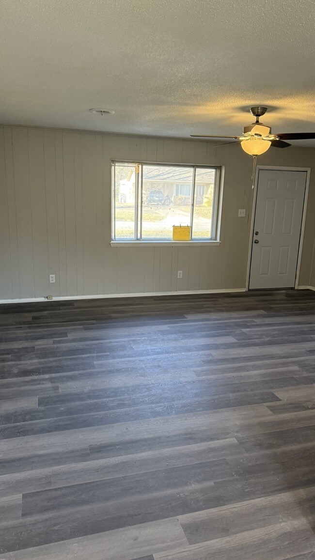 Photo - 1006 Pattie Ln