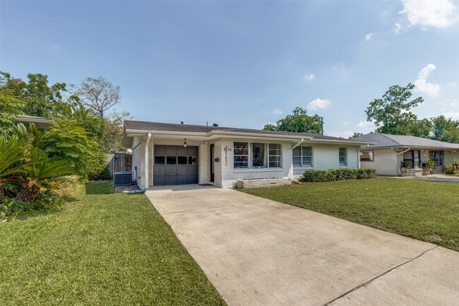 Photo - 4034 Woodfin St