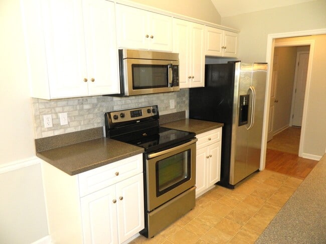 Photo - 1099 Maple Ridge Ct House