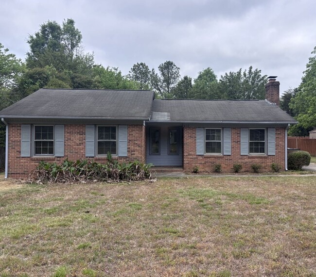 Building Photo - Charming two bedroom one bathroom home.