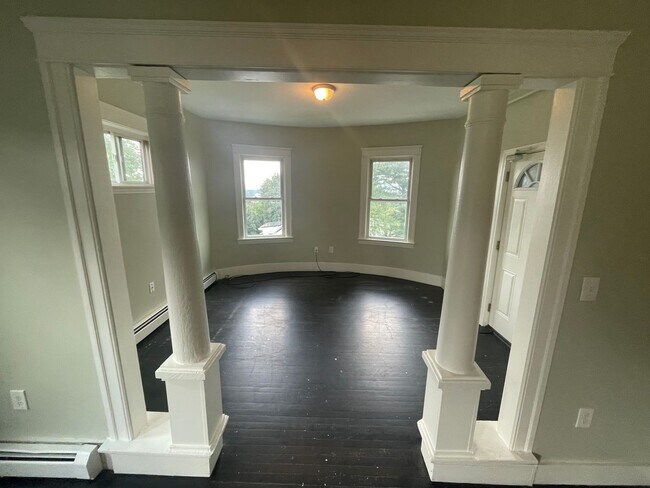 Building Photo - 51 Arlington St Unit 3 Rental
