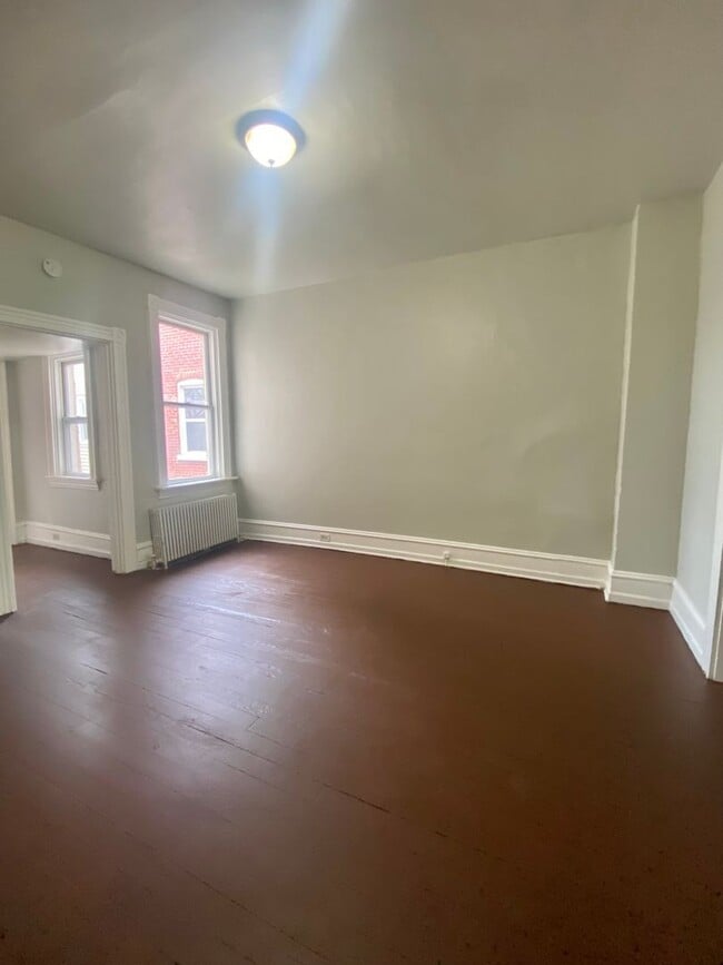 Photo - 714 E King St Unit Apt 1