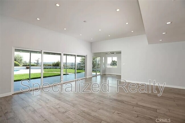 Photo - 1640 Cumberland Terrace