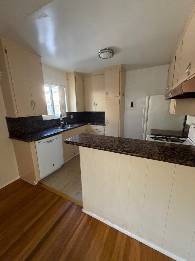 Photo - 12817 Kling St Unit 1