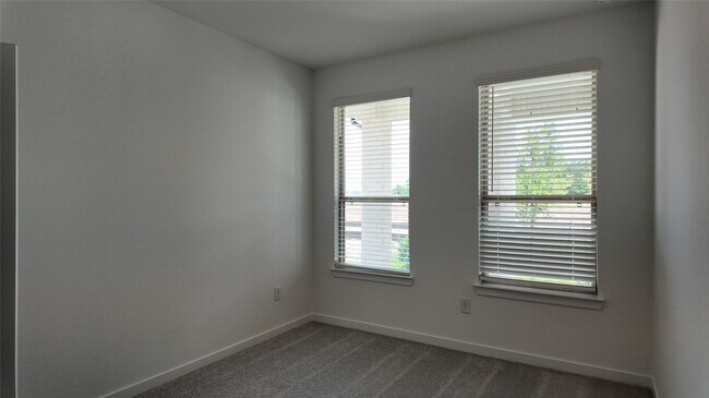 Photo - 15655 Maple